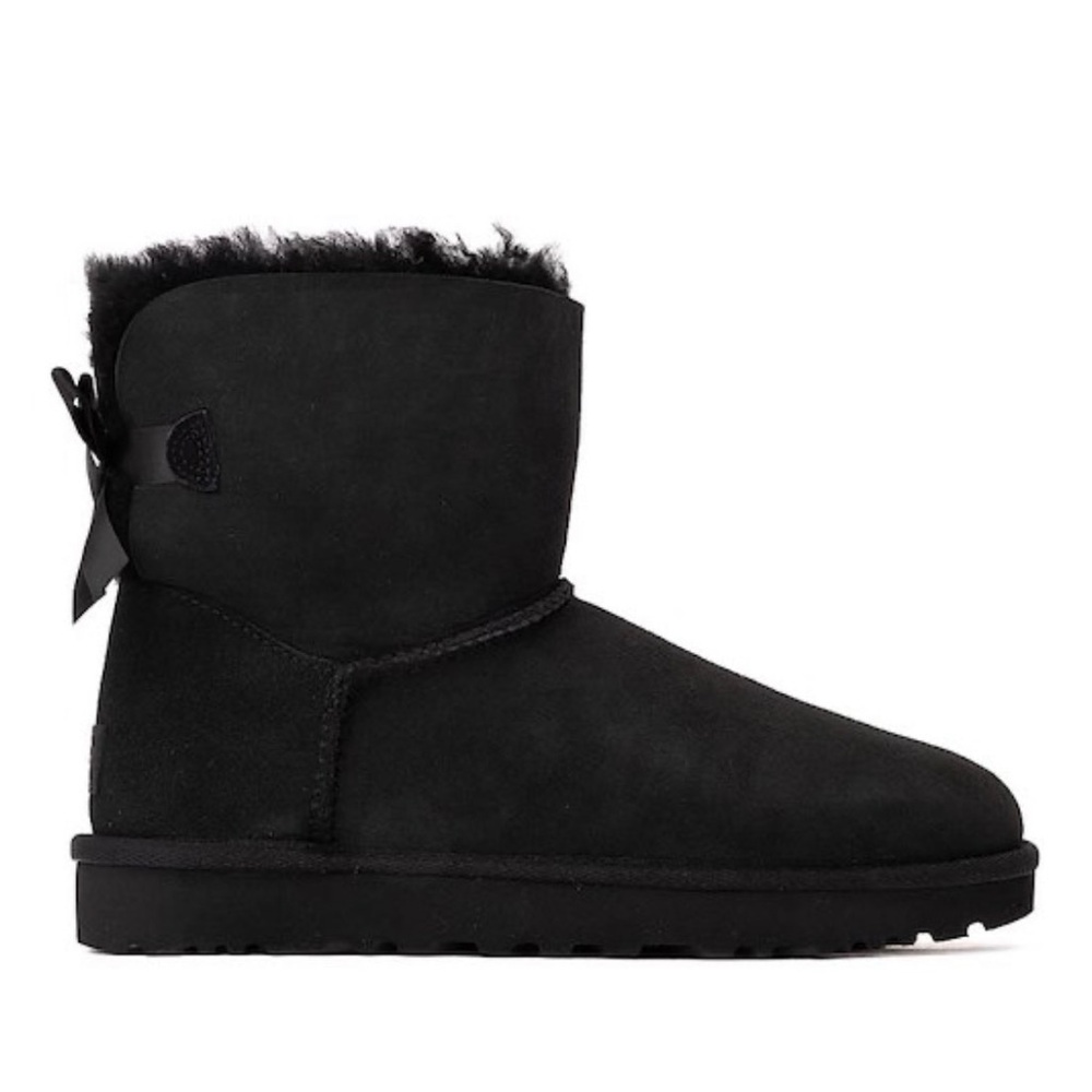New in Box UGG sz8 Mini Bailey Bow II in Black Boots